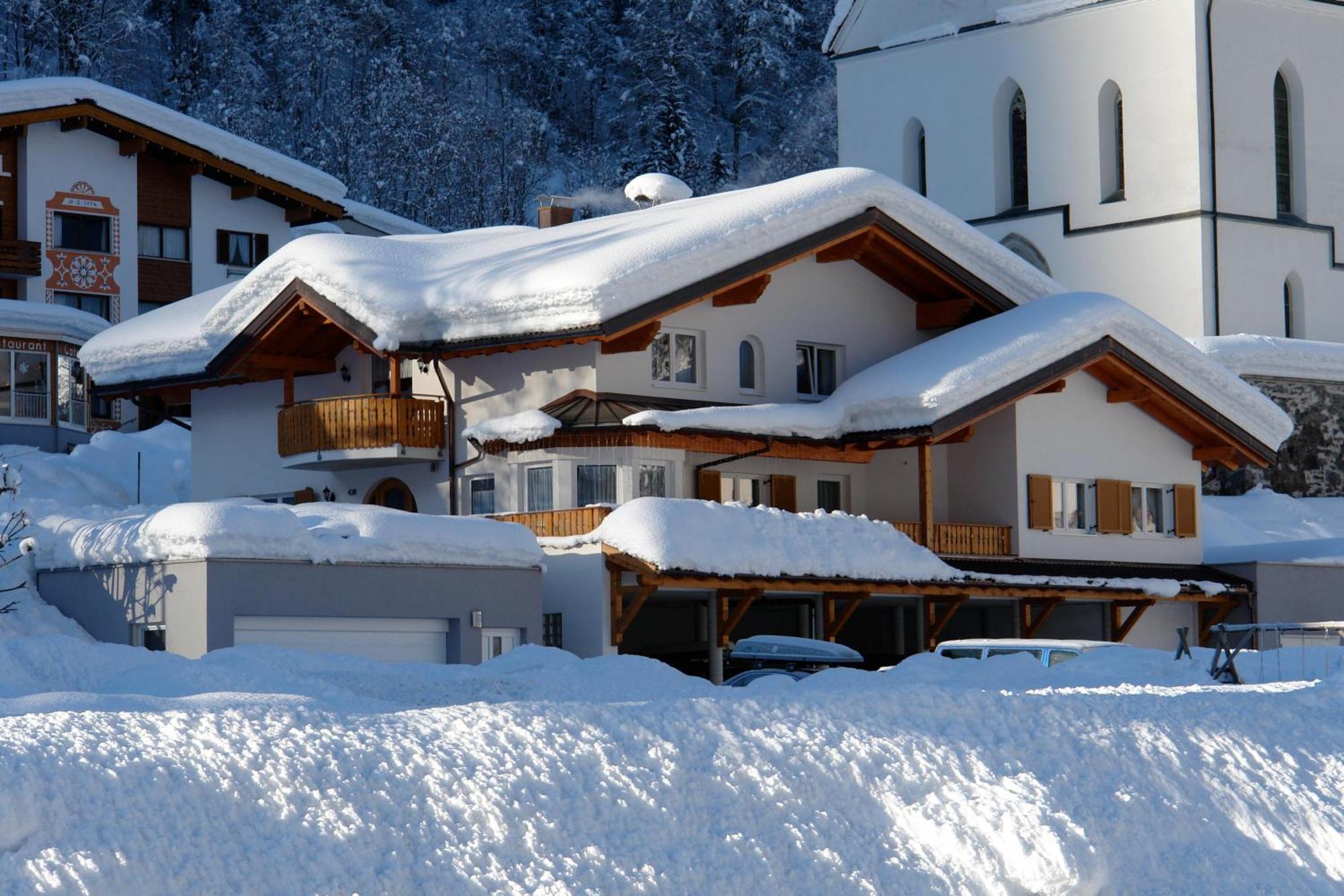 Haus Dagmar Apartment Silbertal Exterior photo